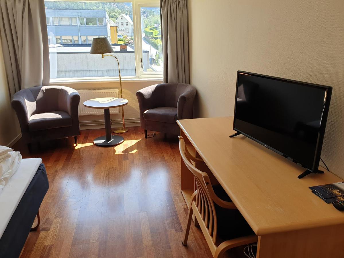 Bremanger Fjord Hotell Svelgen Екстер'єр фото