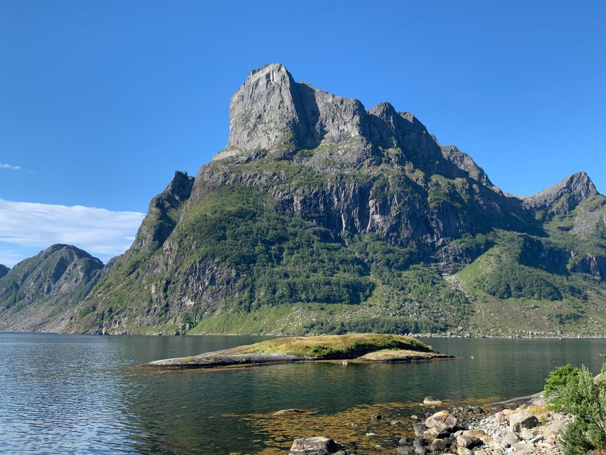 Bremanger Fjord Hotell Svelgen Екстер'єр фото