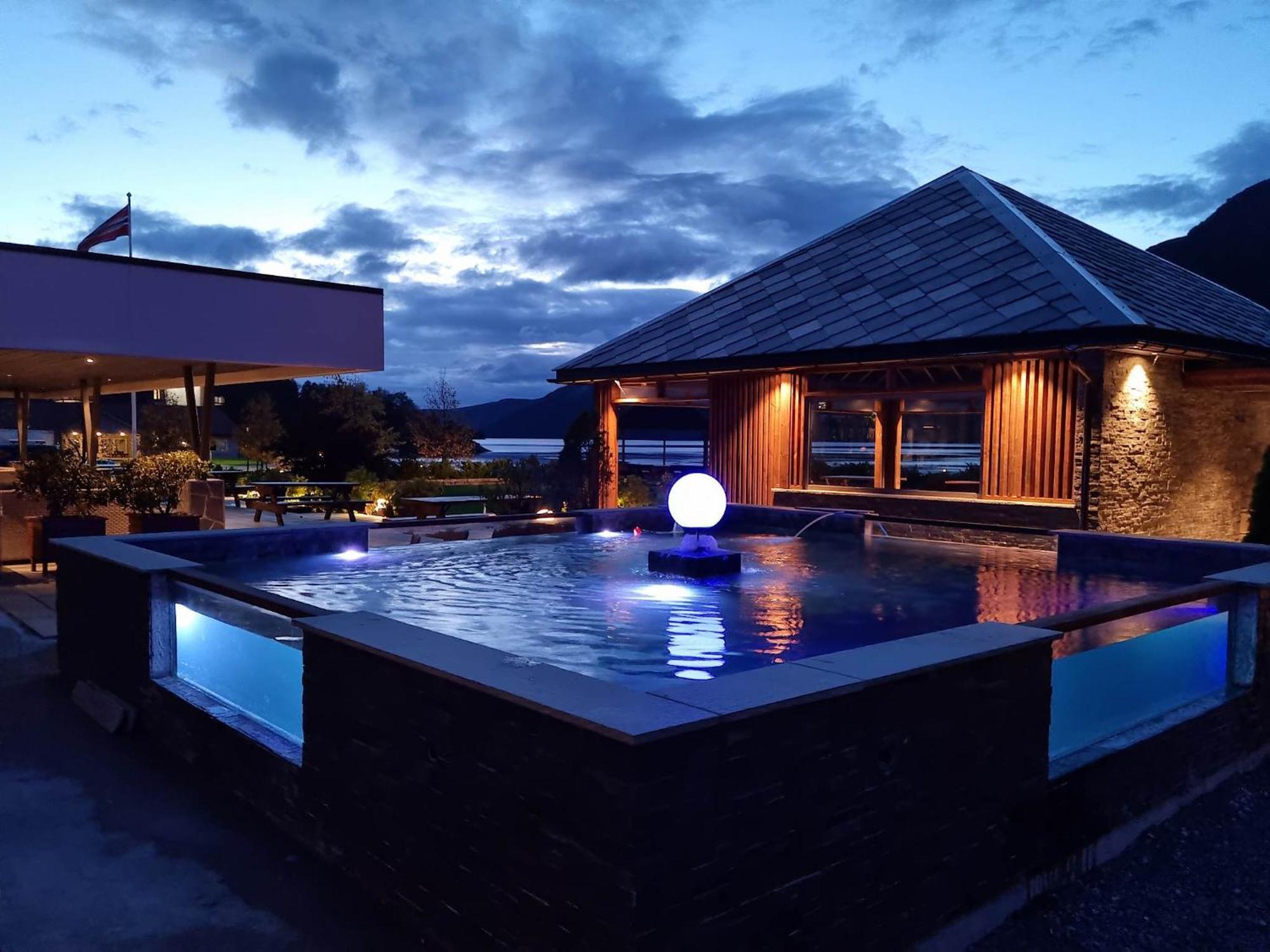 Bremanger Fjord Hotell Svelgen Екстер'єр фото